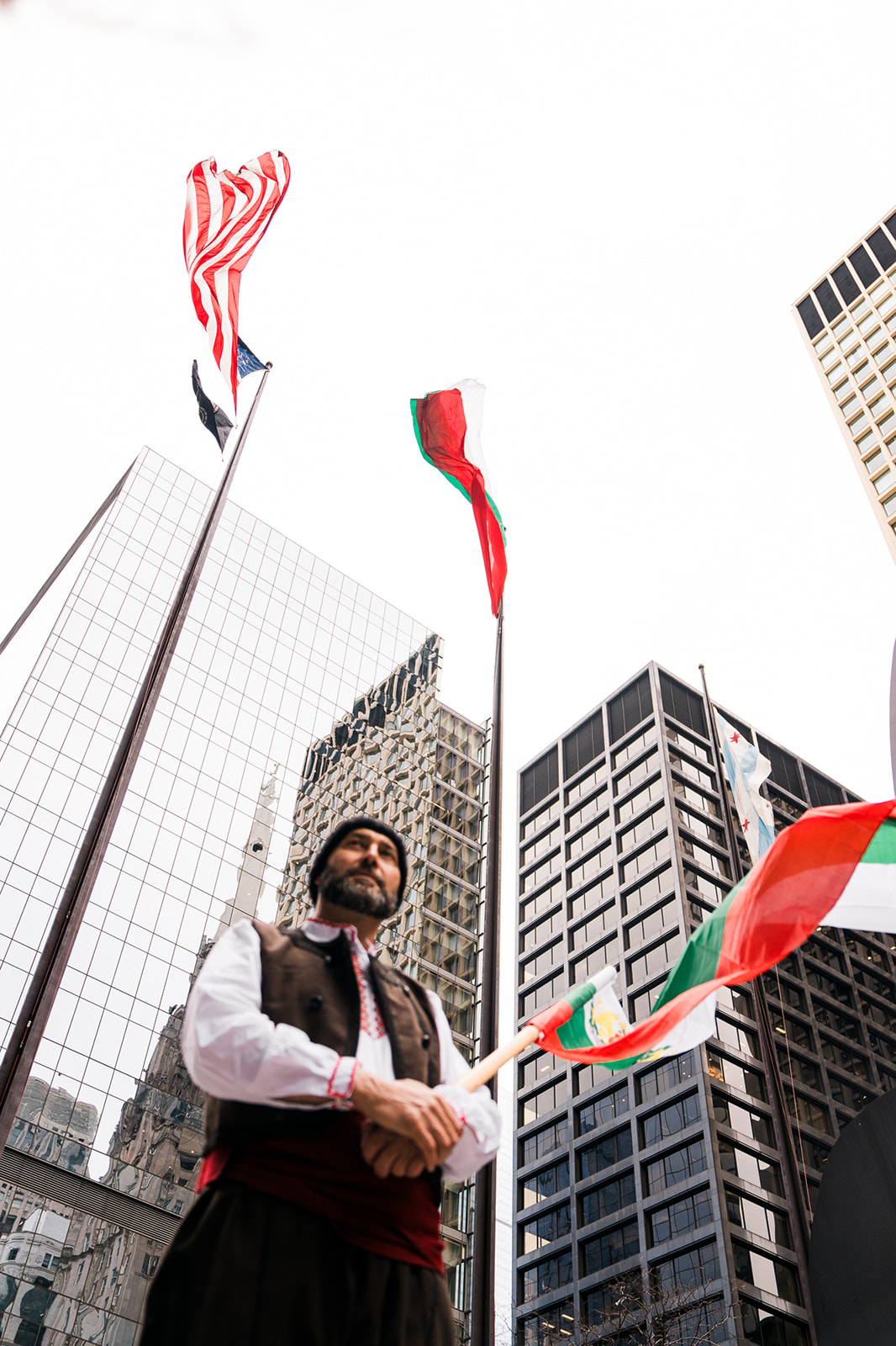 Издигане на националното знаме в Чикаго, осветяване на Willis Tower и прокламации на губернаторите на Охайо и Индиана по случай 3 март, Деня на освобождението на България